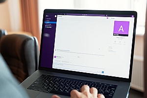 Bootstrap 5响应式框架:栅格系统与组件库实战教程